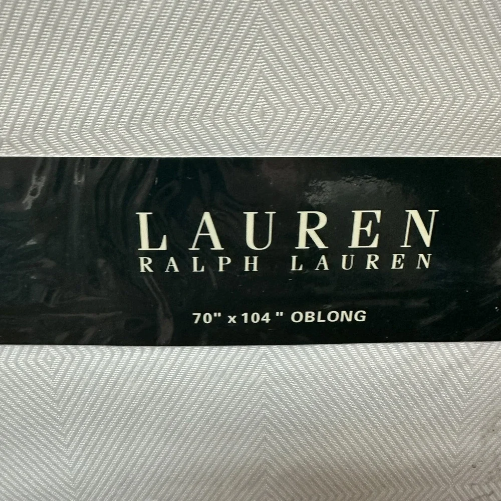 RALPH LAUREN Harrison White Cotton Blend Tablecloth 70 x 104 Oblong NEW